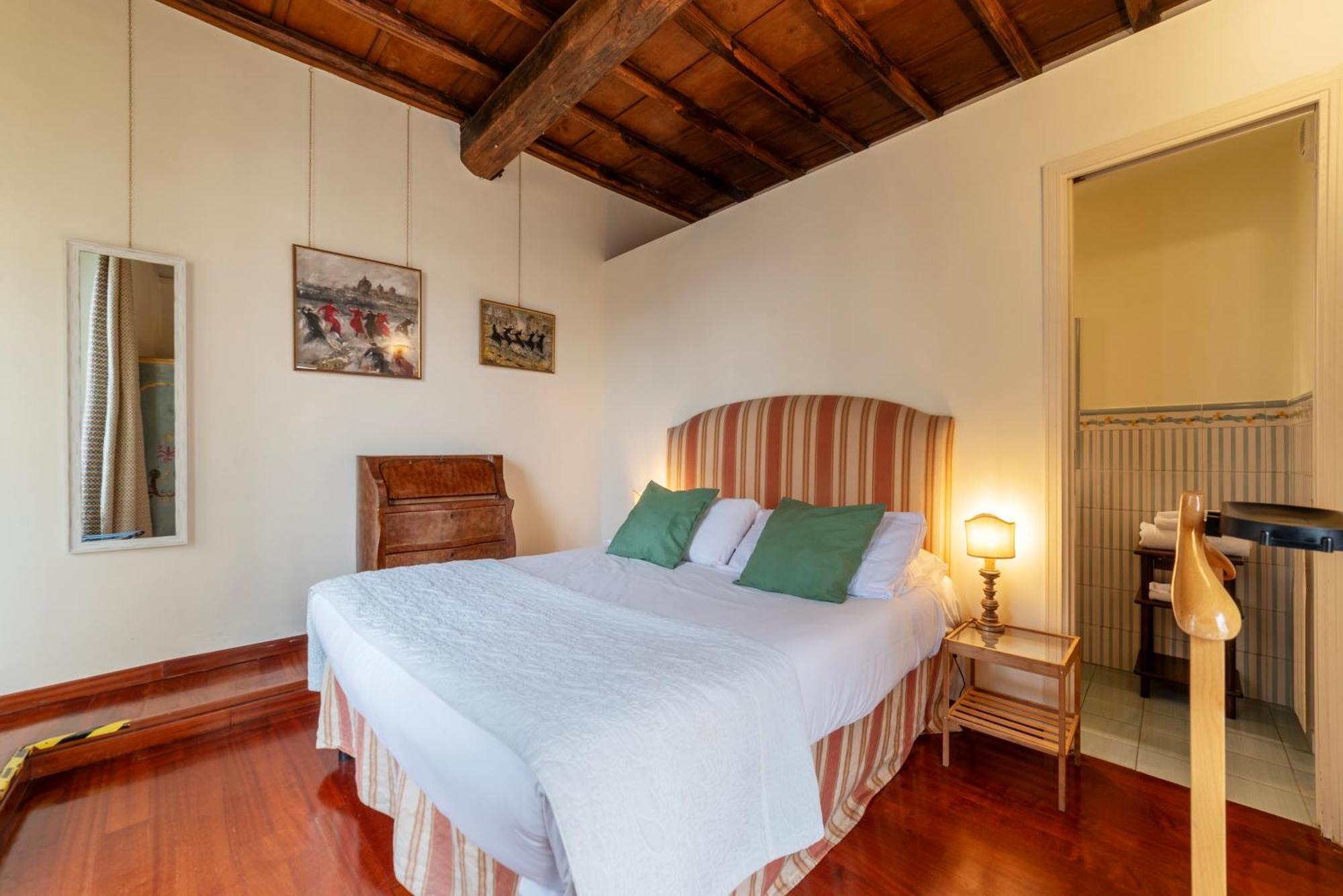 Apartment Clock Terrace House Rom