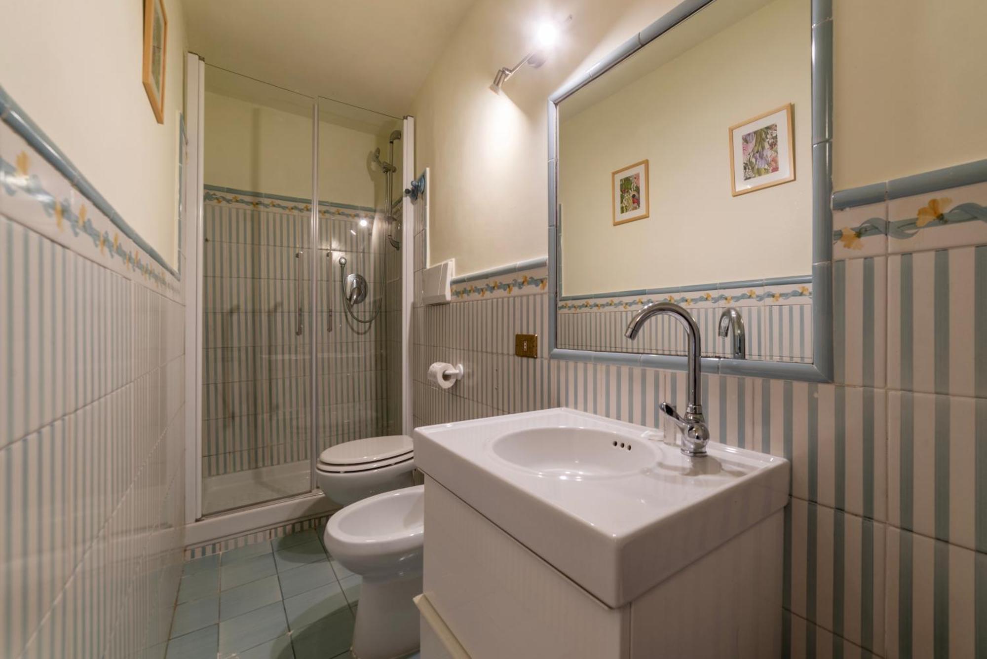 Apartment Clock Terrace House Rom