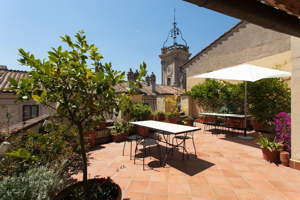 Apartment Clock Terrace House Rom